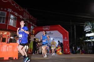 BIB: 911, 4137
                            <button type="button" onclick="openModal(26265043)" class="btn btn-primary btn-sm float-right btn-popup" data-toggle="modal" data-target=".modal-high-quality">
                        <i class="fas fa-shopping-cart"></i> Add to Cart
                    </button>
                                            <button type="button" onclick="isThisMe(26265043, true)" class="btn btn-success btn-sm float-right btn-popup btn-isme hidden" data-toggle="tooltip" data-placement="bottom" title="นี่คือรูปของคุณใช่ไหม คลิกที่นี่เพื่อเอาเข้าอัลบั้ม">
                        <i class="fas fa-plus"></i> Add to album
                    </button>
                    <button type="button" onclick="isThisMe(26265043, false)" class="btn btn-warning btn-sm float-right btn-popup btn-isnotme hidden">
                        <i class="fas fa-ban"></i> Remove from album
                    </button>